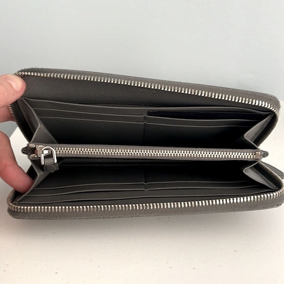 Prada Grey Leather Saffiano Zippy Wallet - Picture 7 of 11